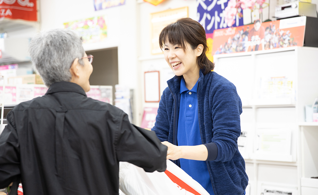 セブンプラザで働く風景