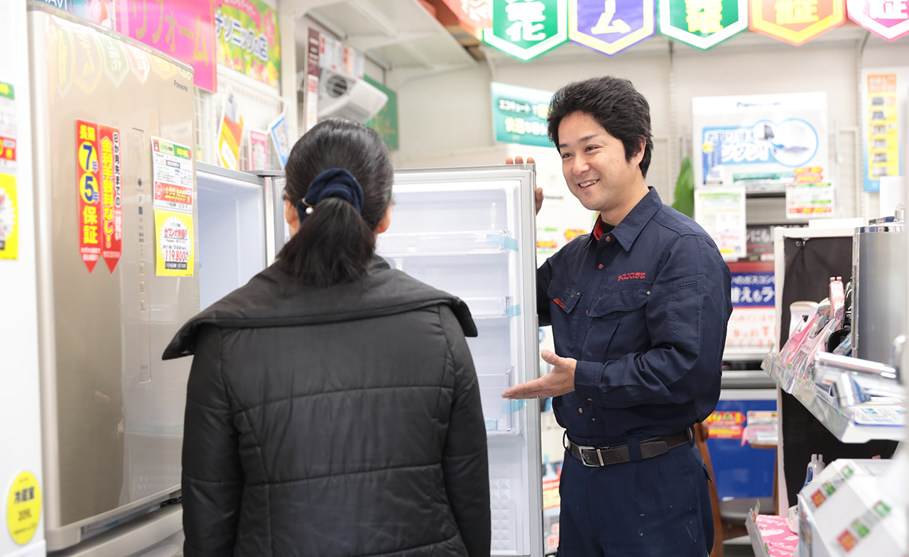 セブンプラザ重富店スタッフの働く風景